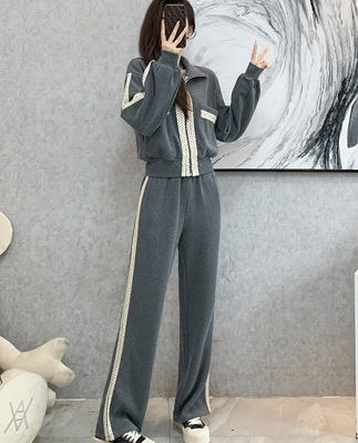 Bộ đồ thể thao thường ngày của phụ nữ mùa xuân 2022 mới rộng rãi và mỏng tính khí thời trang áo len cao cấp quần ống rộng hai mảnh