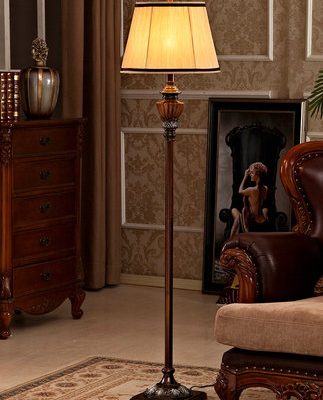 Đèn sàn kiểu Mỹ phòng khách phòng ngủ cạnh giường ngủ nghiên cứu Bắc Âu cá tính Đèn sàn dọc đèn đọc sách sáng tạo cổ điển