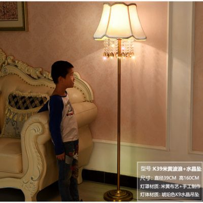 Pha lê Mỹ đèn sàn phòng khách phòng ngủ nghiên cứu đèn bàn đứng Phong cách Châu Âu vải đồng cổ kéo dây làm mờ điều khiển từ xa