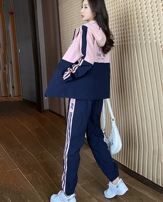 Bộ đồ thể thao nữ mùa xuân và mùa thu thời trang giản dị 2022 áo len mới chiên học sinh đường phố chạy hai mảnh cộng với nhung