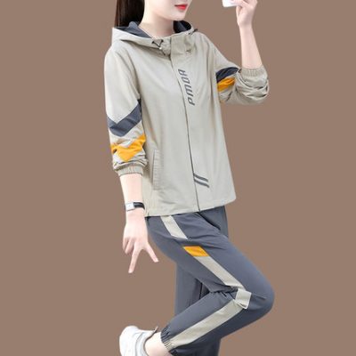 Bộ quần áo thể thao và giải trí của phụ nữ mùa xuân và mùa thu 2022 thời trang mới cỡ lớn có mũ trùm đầu của phụ nữ quần áo chạy bộ áo len hai mảnh