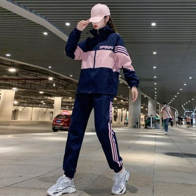 Bộ quần áo thể thao của phụ nữ 2022 mùa xuân, mùa thu và mùa đông mới hợp thời trang giản dị thời trang giản dị Áo len kiểu phương Tây học sinh chạy hai mảnh