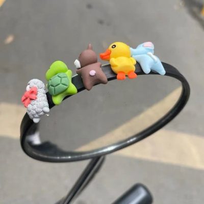 Ắc quy ô tô điện xe máy trang trí đầu máy phụ kiện nhỏ trang trí mặt dây chuyền trang trí gương chiếu hậu rùa búp bê búp bê búp bê dễ thương