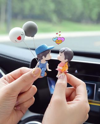 Màu đỏ ròng sáng tạo xe hơi trang trí nội thất trang trí nội thất cặp đôi sáng tạo bảng điều khiển trung tâm xe hơi nữ thần cung cấp Daquan