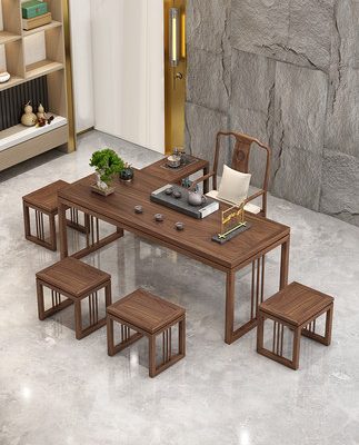 Bàn trà gỗ óc chó nhập khẩu, thiết kế đơn giản, cổ điển.