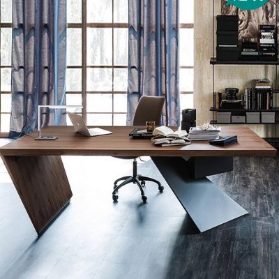 Bàn ghế văn phòng, chân bàn thiết kế đặc biệt.