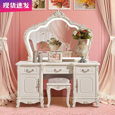 Bàn trang điểm phong cách châu âu