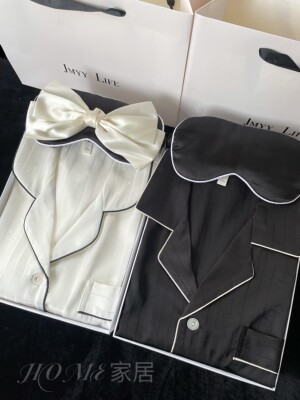 Xiaohongshu với cùng một hộp quà cặp đôi tùy chỉnh mặc đồ ngủ lụa satin băng mùa hè của phụ nữ quần áo nam ngắn tay giản dị ở nhà