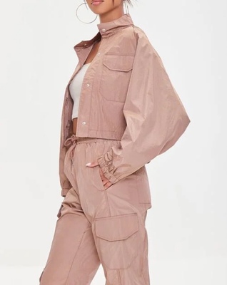 Áo khoác nhẹ vải xếp nếp đơn, cắt cúp của phụ nữ Châu Âu