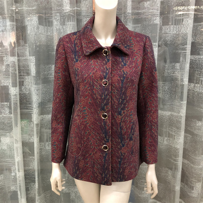 2022 mùa xuân mới ve áo phụ nữ trung niên và cao tuổi in áo khoác phụ nữ quần áo của mẹ áo khoác phụ nữ áo bà ngoại