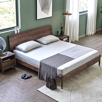 Giường gỗ óc chó màu đen Bắc Mỹ Đồ nội thất bằng gỗ rắn kiểu Bắc Âu tối giản hiện đại giường cưới đôi phòng ngủ kiểu Trung Quốc mới 1,8m