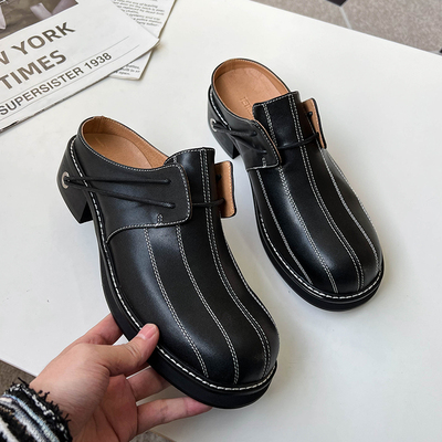 pop nam mùa xuân và mùa hè mẫu thiết kế thích hợp đầu tròn cá tính mở đường dây giản dị giày da nam không gót một nửa xu hướng dép