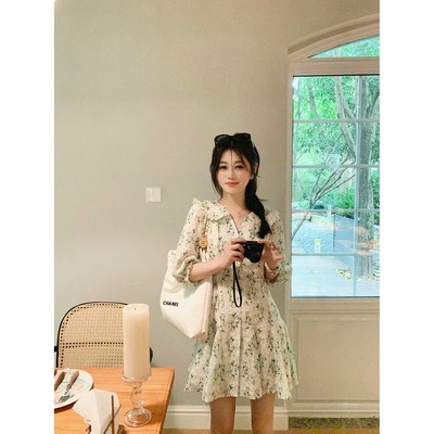 Hoa cúc ramie váy của phụ nữ 2022 mùa hè mới cao cấp cảm giác eo mỏng thiết kế váy hoa cảm giác