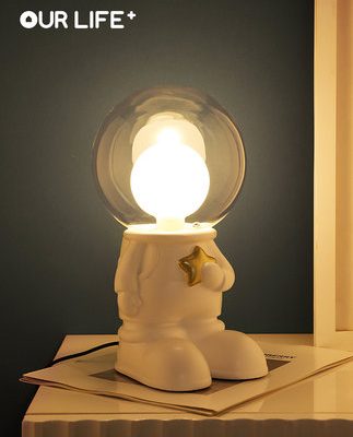 Phi hành gia đồ trang trí sáng tạo đồ trang trí phòng ngủ những điều tốt đẹp 2022 chữa bệnh đồ vật nhỏ quà tặng tân gia