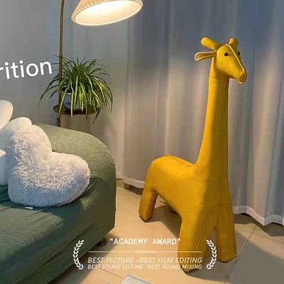 Lối vào phòng khách hươu cao cổ lớn trang trí nhà hạ cánh tân gia nhà mới quà tặng trang trí nhà vật dụng nhà