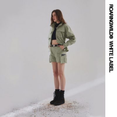 Roaringwild / Roaring Beast SS20 Màu xám nhạt Áo dài màu xanh lá cây xếp ly Bảo hộ lao động Áo khoác nữ