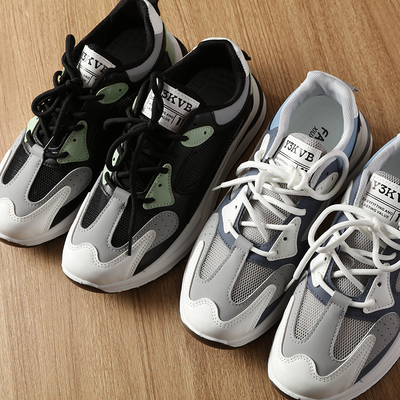 Thoáng khí vào mùa hè! Nhà máy sản xuất quần áo nam ngoại thương cắt tiêu chuẩn đuôi hàng hóa lưới thể thao giày đơn giản giày mùa hè