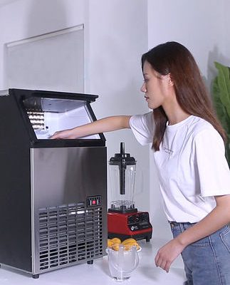 Máy làm đá Wellcome quán trà sữa lớn 55/100/300 kg công suất lớn Máy làm đá viên nhỏ tự động