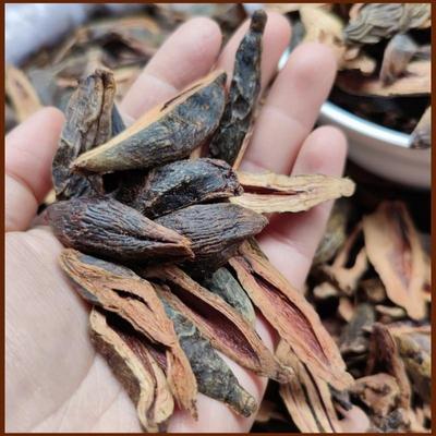 Trầu ngọt vỏ trầu quả cau om trầu lát gia vị om vịt cổ vịt đen nấu gói món ăn da bụng to