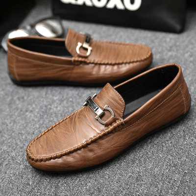 Giày beanie nam màu nâu nhạt 2022 nhà tạo mẫu tóc mùa xuân giản dị giày da không trơn trượt lười đáy mỏng lái xe giày hợp thời trang