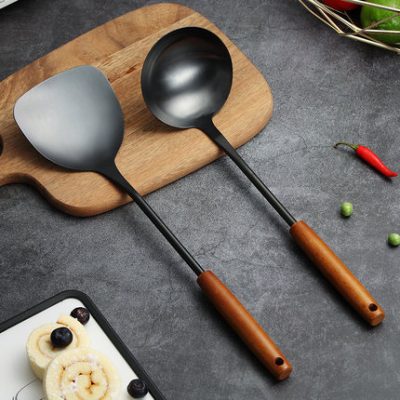 Thìa thép không gỉ dụng cụ nhà bếp tay cầm dài nấu ăn xẻng chiên thìa súp thìa bộ nhà bếp tay cầm gỗ xẻng sắt