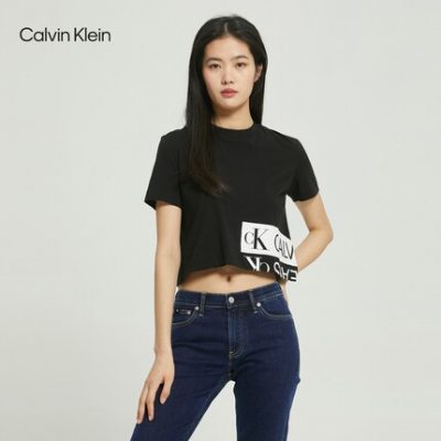 CK Jeans22 mùa xuân mới dành cho phụ nữ cổ tròn in hộp bông ngắn có LOGO Áo phông ngắn tay ZW01699