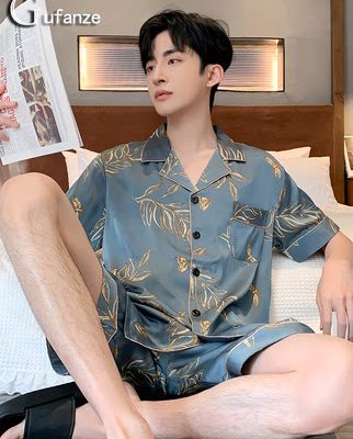 Bộ đồ ngủ của nam giới Đồ ngủ của nam giới Mùa hè băng giá Lụa mùa hè mới Lụa satin tay ngắn Quần sooc dành cho nam giới Đồ lót mỏng ở nhà