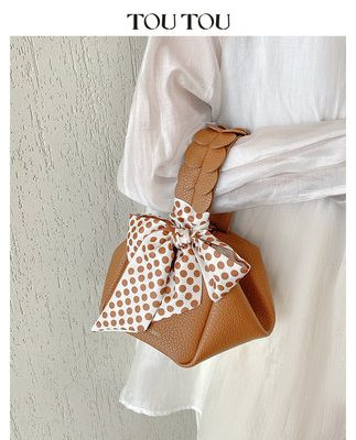 TOUTOU2022 mùa hè mới thiết kế thích hợp Túi zongzi túi cầm tay túi phồng túi đeo một vai cho phụ nữ