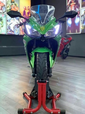 Đã qua sử dụng Kawasaki Ninja Northern Lights Daniel H2 xi-lanh đôi 400 máy hạng nặng đường chân trời đua xe mô tô thể thao 250