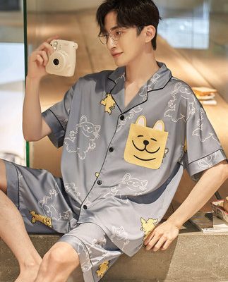 Bộ đồ ngủ nam ngắn tay Lụa băng mỏng mùa xuân mùa hè mỏng mùa hè phim hoạt hình dễ thương Lụa mặc nhà cho học sinh