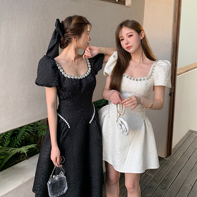 Bingbing đã ở đây 丨 【Oreo dễ thương】 Kiểu Pháp Đơn giản Váy khoan đinh đóng đinh Váy cổ vuông Jacquard Tay phồng