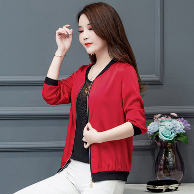 Áo khoác lụa mùa hè mới của mẹ áo khoác dài tay áo khoác mỏng chống nắng trung niên của phụ nữ màu đỏ ngắn