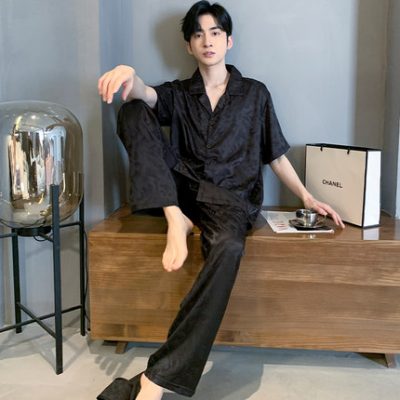 2022 bộ đồ ngủ mới của nam giới mùa hè mỏng băng lụa quần ngắn mùa hè quần áo ở nhà thanh niên có thể mặc bên ngoài