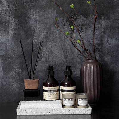 Phòng kiểu Bắc Âu phòng tắm hiện đại đặt chậu rửa khay trang trí bình hương liệu đạo cụ nhà vệ sinh kết hợp