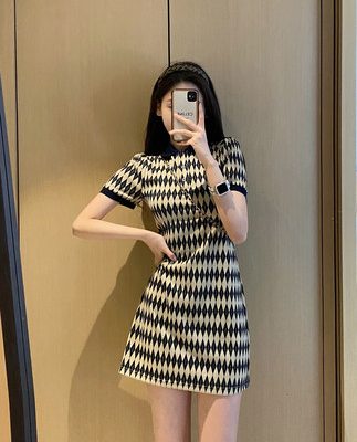 Xiaoxiangfeng váy của phụ nữ mùa hè 2022 mới thiết kế thích hợp eo váy Polo cao cấp mỏng