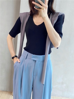 IC all-match áo thun ngắn tay cổ chữ V trên cùng áo len dệt kim màu đen và trắng hai màu băng đô áo pull nữ