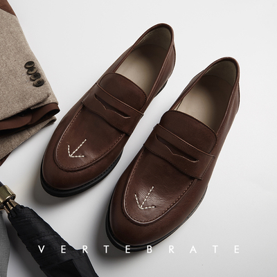 Có xương sống của đàn ông lớp đầu da sáp dầu da bò tiếng Anh giày lười đơn giản da khâu tay mũi tên giày buồm