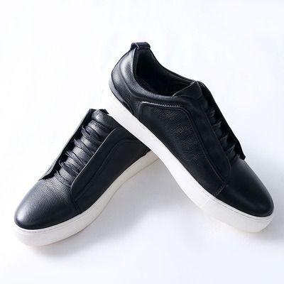 Easy.net lựa chọn những mẫu giày thể thao cơ bản đế thấp dành cho nam giới nổi tiếng trong nước của các thương hiệu nổi tiếng trong nước