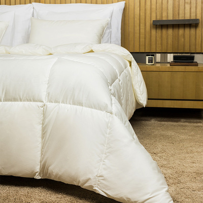 Bộ chăn ga gối đệm HUGH DACRON sợi xuống dacron chống ve và chống dị ứng