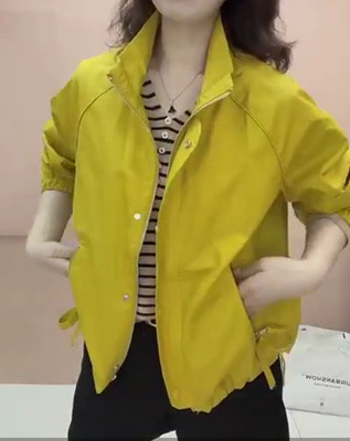 2022 mùa xuân và mùa thu mới sớm của phụ nữ áo khoác màu vàng thể thao giản dị áo khoác dây kéo cổ áo cardigan tất cả các xu hướng phù hợp
