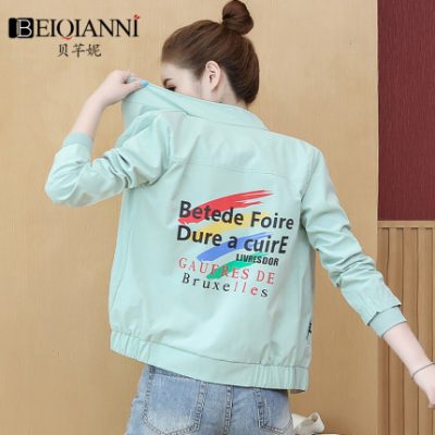 2022 mới áo khoác nhỏ giản dị của phụ nữ mùa thu áo gió dài tay mỏng và rộng rãi thời trang áo khoác ngắn phù hợp với phụ nữ