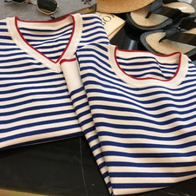 Áo thun tay ngắn sọc dành cho nữ 2022 Mùa hè thời trang mới áo thun cổ tròn lỏng lẻo Phần dệt kim nửa tay áo trên