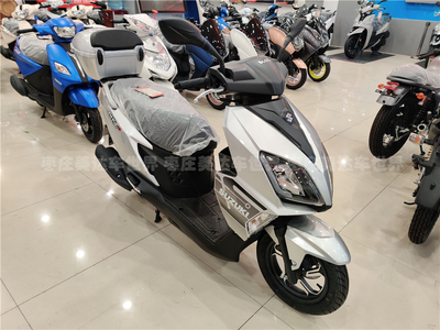 Suzuki uy125Q ingqi .Suzuki UY125 xe máy National IV EFI phanh đĩa trước sau