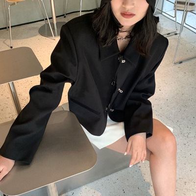 82713 Quần áo phụ nữ Hàn Quốc 2022 mùa xuân mới áo khoác nút cá tính Áo khoác nữ màu đen tất cả các trận đấu