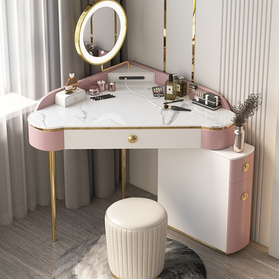 Góc trang điểm bàn trang điểm đá phiến phòng ngủ hiện đại tối giản lưới tam giác màu đỏ bàn trang điểm tủ đựng đồ nội thất cao cấp ánh sáng sang trọng