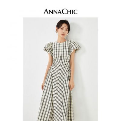 ANNACHIC kẻ sọc hở eo váy thiết kế rỗng eo của phụ nữ cảm giác thích hợp retro tính khí eo váy dài giữa