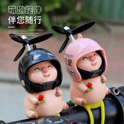 Đồ trang trí xe ô tô con vịt nhỏ màu vàng ô tô con heo đất xe máy điện xe đạp đồ trang trí phụ kiện ô tô mặt dây chuyền