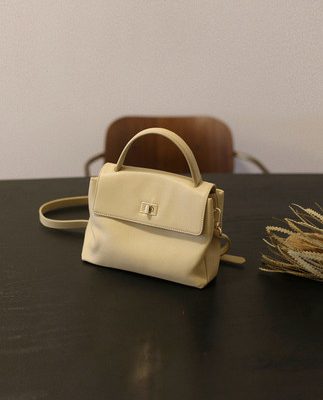 Cửa hàng Avalea Town Mẫu vừa Xuân / Hè Màu mới Túi xách da mềm Túi đeo vai đa năng Túi đeo chéo nữ