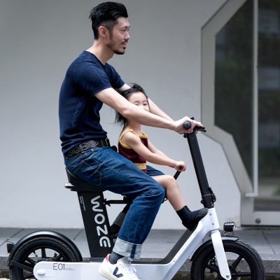 Ô tô điện cha mẹ con ô tô mẹ con ba người có con đôi ô tô chạy pin di động nhỏ có thể gập lại đón trả trẻ em