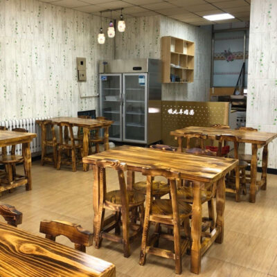 Bán buôn bàn ghế chống ăn mòn carbonized công viên ngoài trời quán bar nhà hàng mì nhà hàng cà phê nhà hàng thức ăn nhanh kết hợp bàn ăn gỗ cứng và ghế